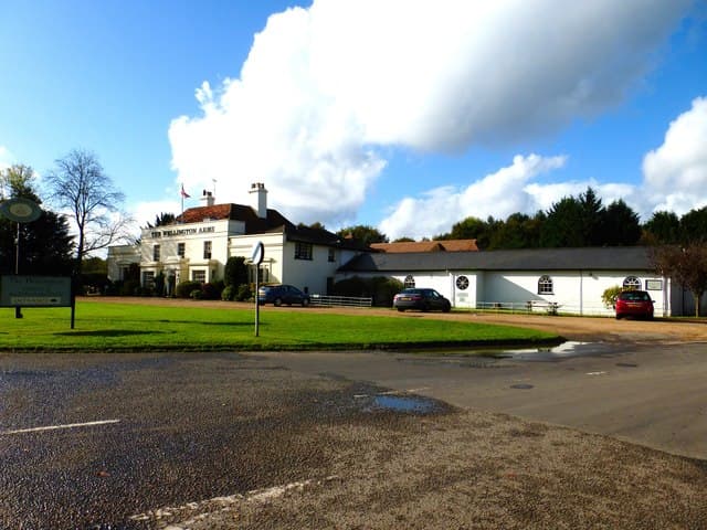 The grounds of The Wellington Arms in the Hampshire countryside.